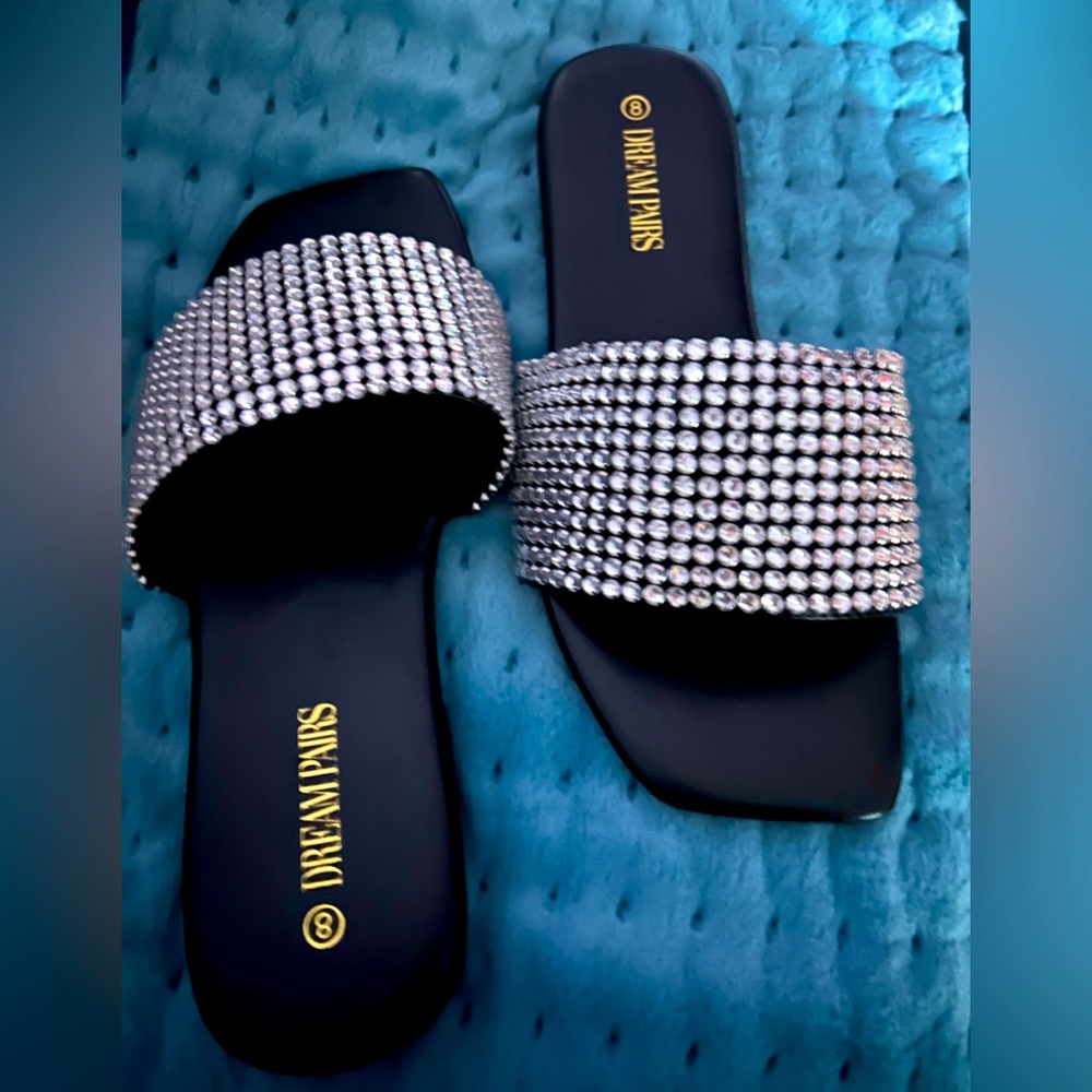 DreamPairs Size 8 Flats Rhinestones with Black Bottoms. Never Worn.